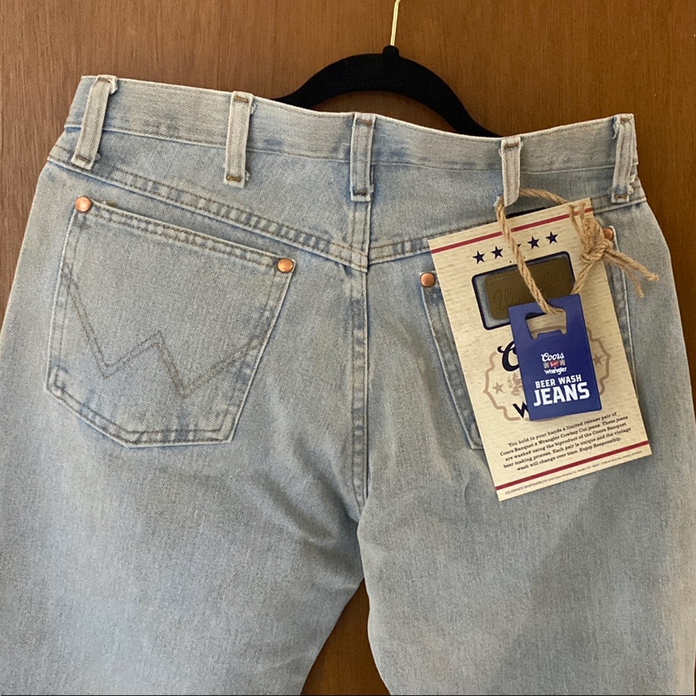 Men’s Wrangler Blue Relaxed Jeans (30 X 32)
